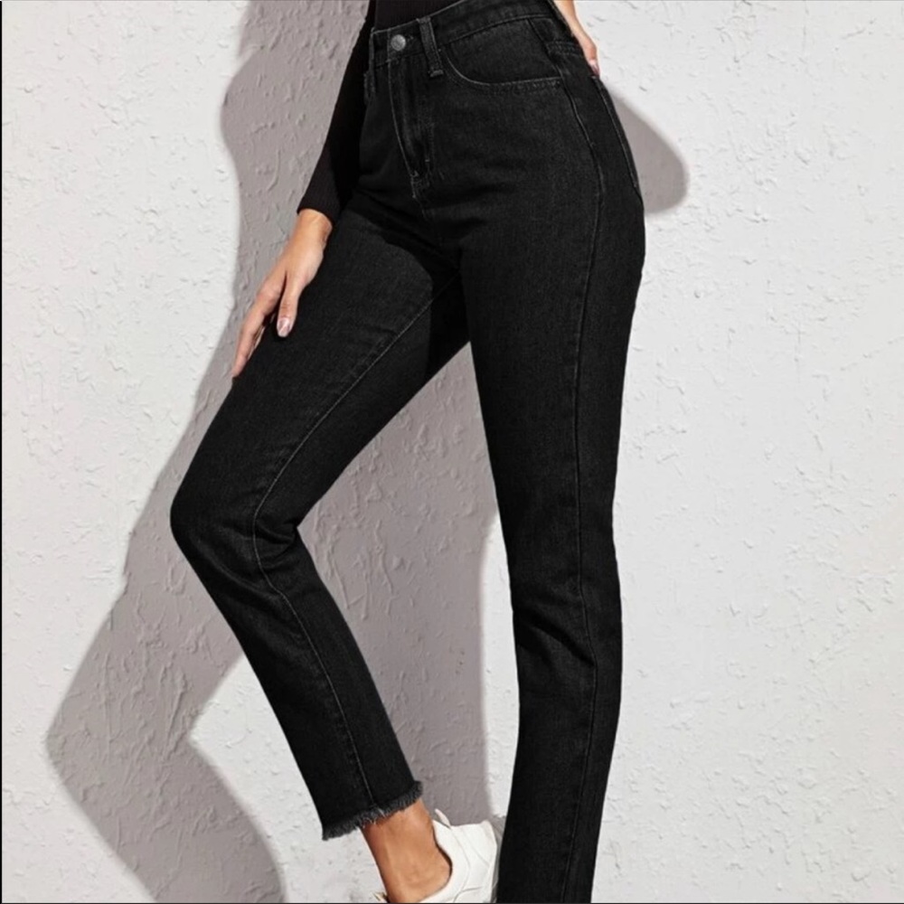 NWOT SHEIN High Waisted Raw Hem Mom Jeans- XS/2